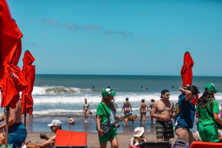 En las playas, las empresas promueven la Sustentabilidad y los hábitos saludables