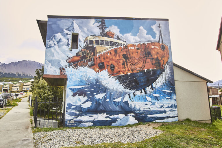 Pintan los murales del Fin del Mundo para celebrar el 140 aniversario de Ushuaia