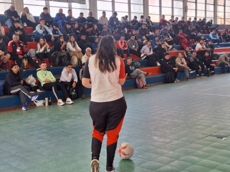 Capacitan a más de 170 líderes deportivos y sociales en Tucumán
