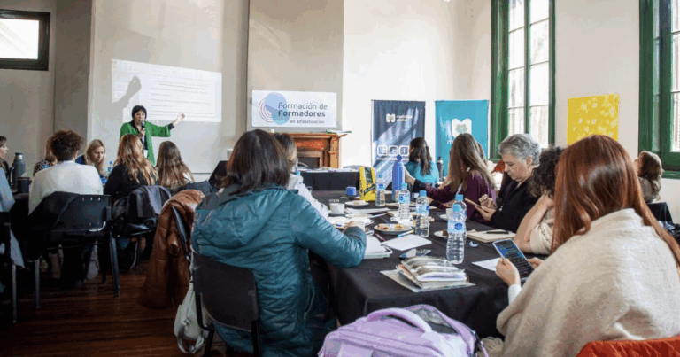 La alianza que favorece la formación de formadores en Alfabetización