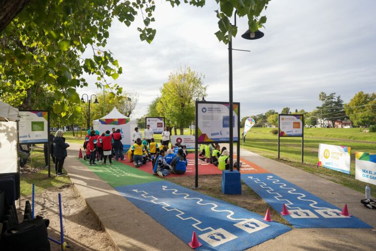 Inauguran una Plaza Activa para incentivar el juego y movimiento en la infancia