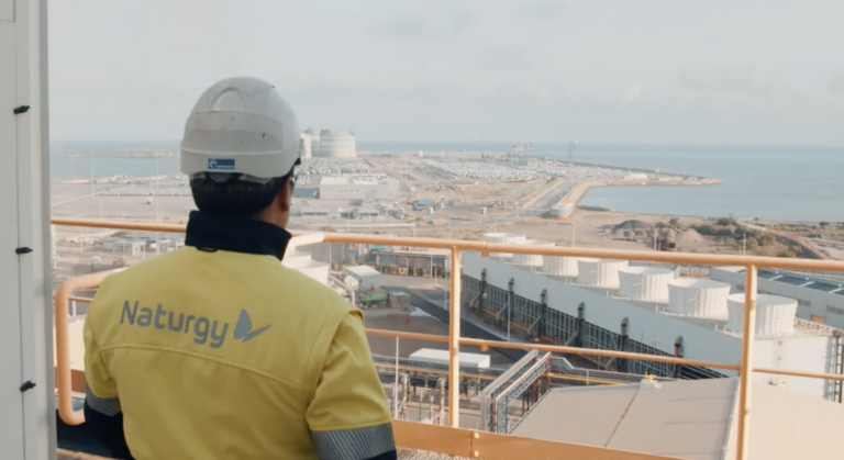 Renovables y redes: la energética que mejora sus resultados de cara al 2027