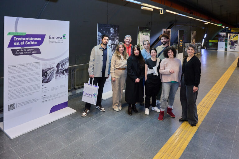 Presentan la muestra fotográfica Instantáneas en el Subte