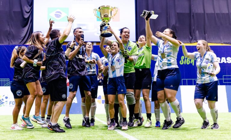 Celebran el triunfo de la selección argentina en la Copa América del Fútbol para Ciegas