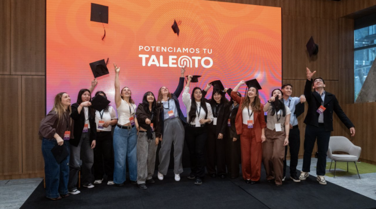 Un programa de becas universitarias que ya benefició a más de 700 jóvenes